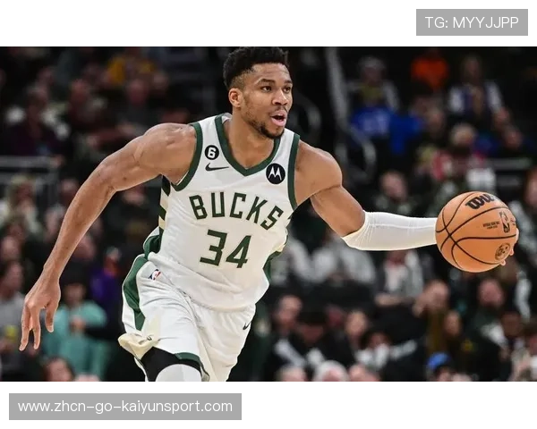 字母哥禁区单手劈扣，雄鹿主场火力全开捷